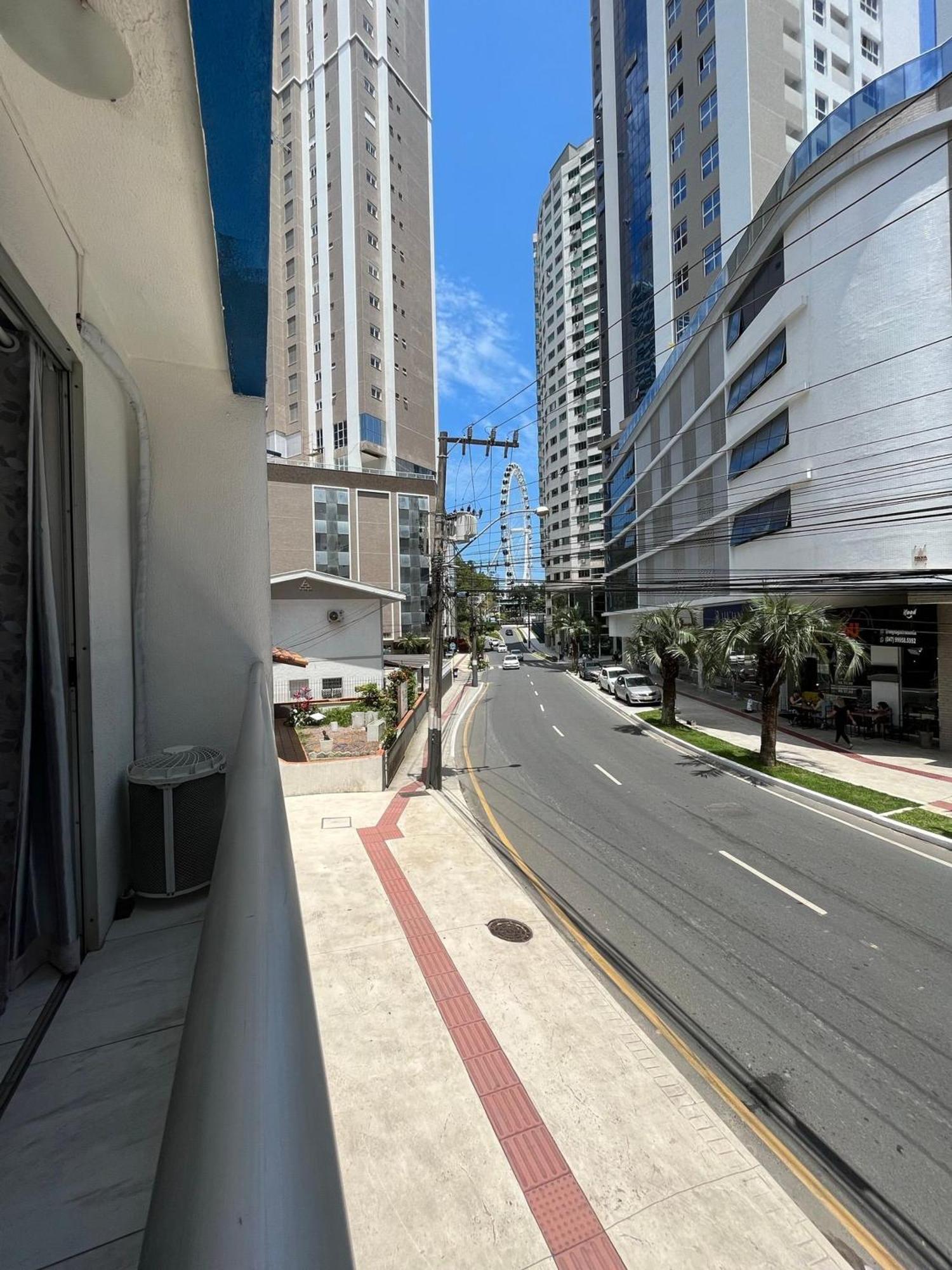 Ma01- Kitnet Com Ar | Vista Big Wheel | Garagem Apartamento Balneário Camboriú Exterior foto